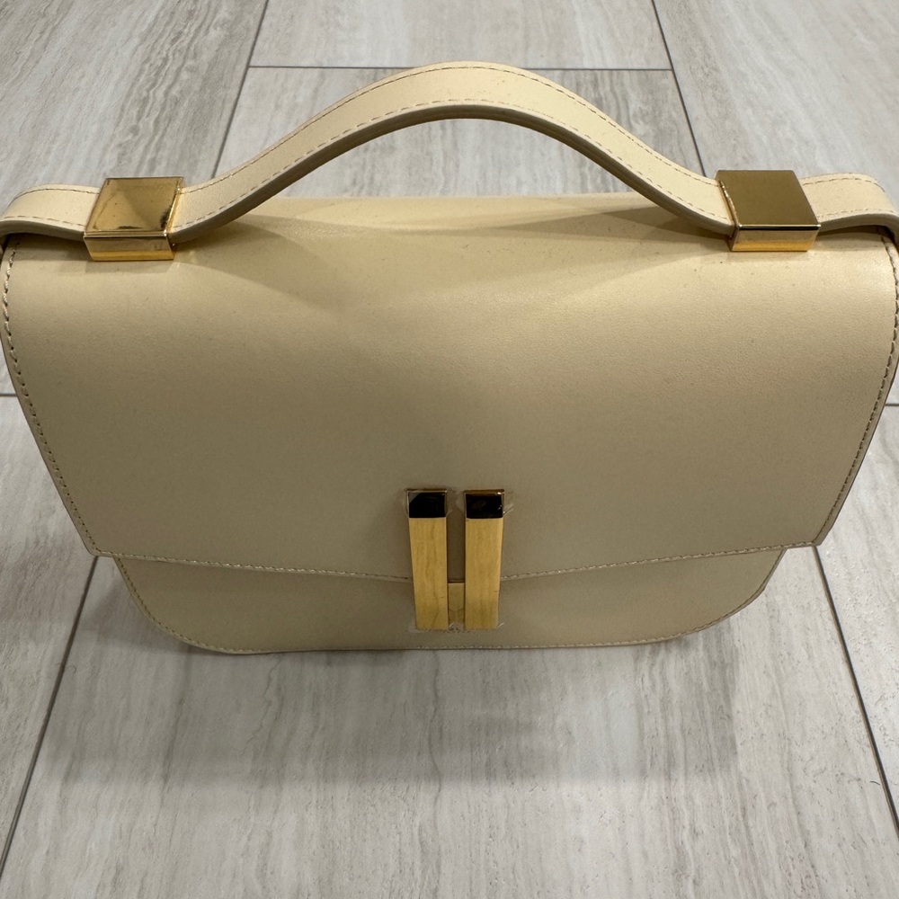 DeMellier Vancouver in Sand color - Picture 2 of 10